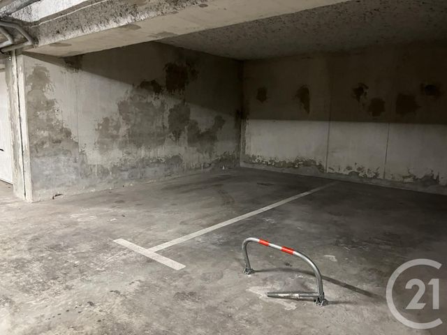 parking - ETREMBIERES - 74
